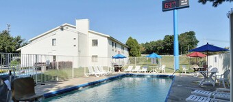 Motel 6 Nashua, NH - North