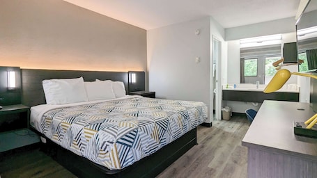 Wi-Fi de cortesia, roupa de cama. Motel 6 Nashua, NH - North