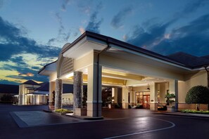 Front of property - Atlanta Evergreen Lakeside Resort  (Stone Mountain)