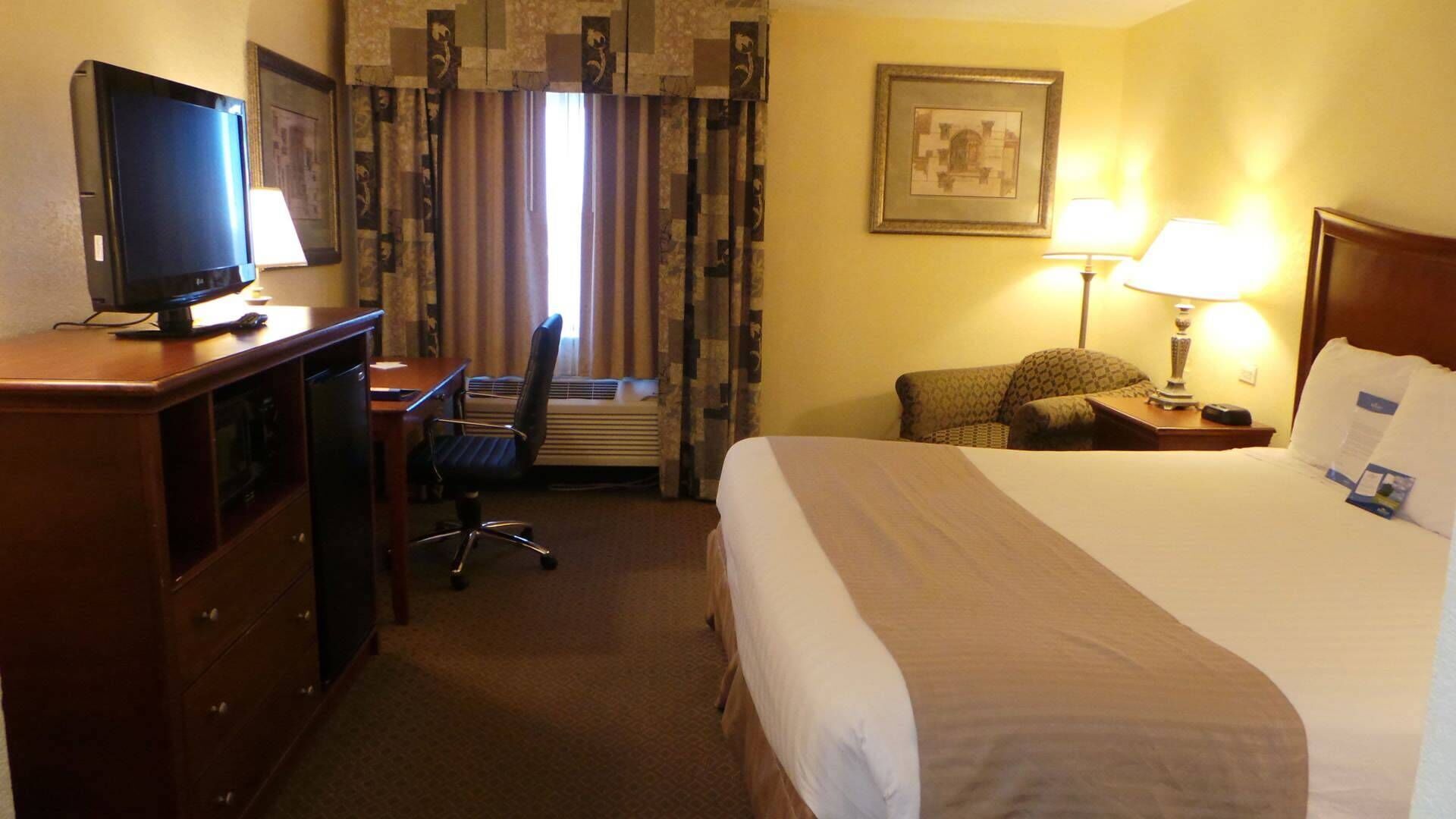 In-room safe, desk, iron/ironing board, rollaway beds