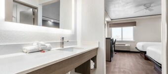 Baymont by Wyndham Arlington At Six Flags Dr