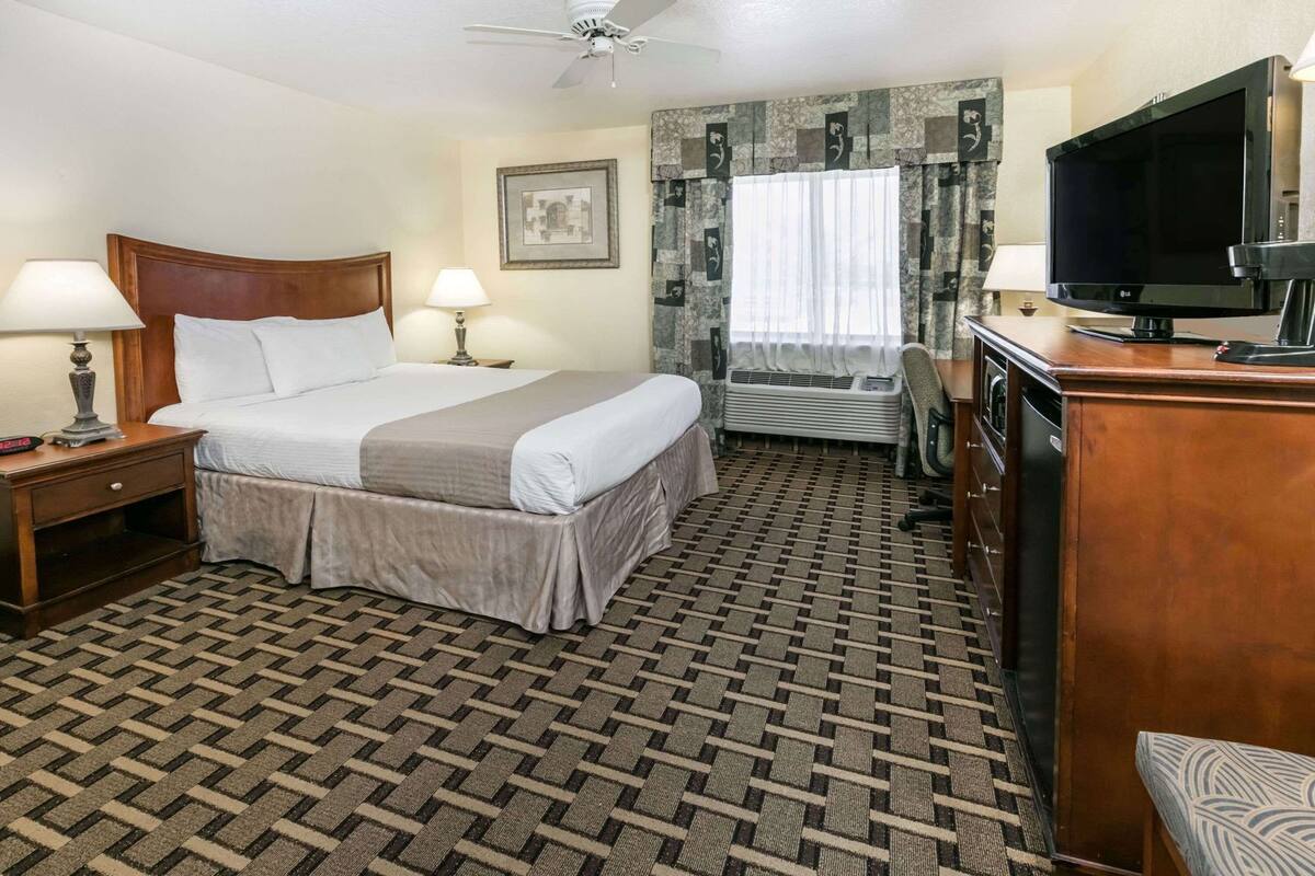 In-room safe, desk, iron/ironing board, rollaway beds