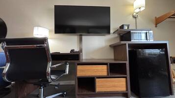 Desk, iron/ironing board, free WiFi, bed sheets