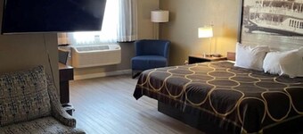 Super 8 by Wyndham Alton