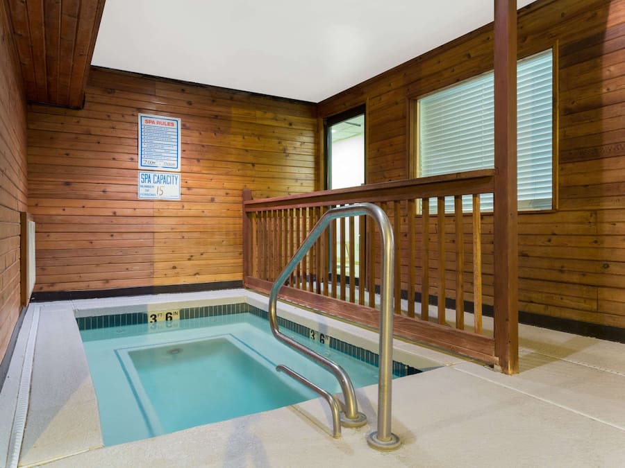 Bañera de hidromasaje exterior