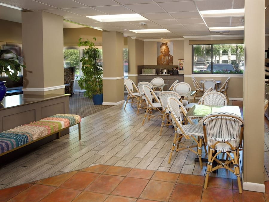 Dagelijks ontbijtbuffet inbegrepen