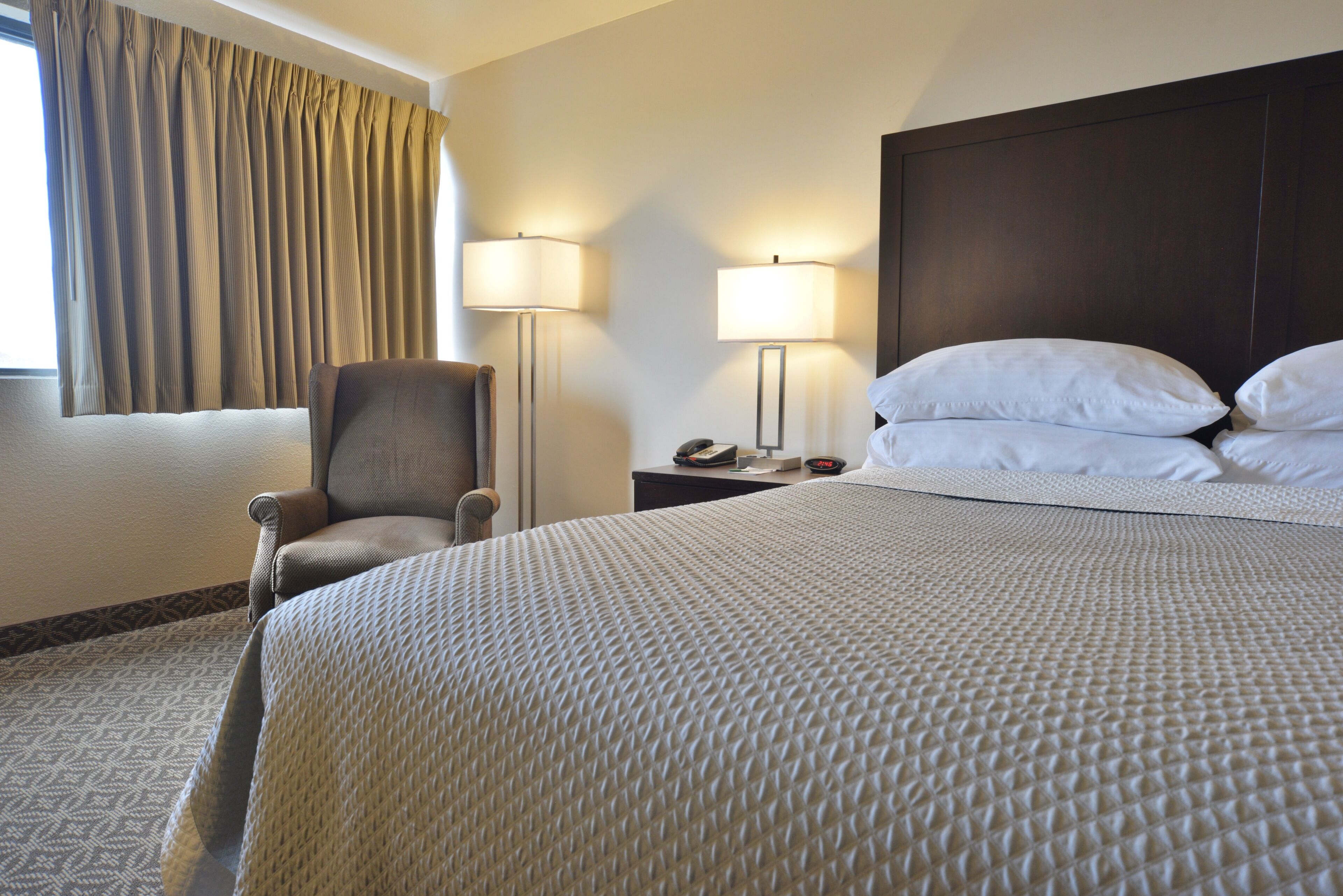 business room, 1 king bed | premium bedding, iron/ironing board, cots/infant beds, rollaway beds