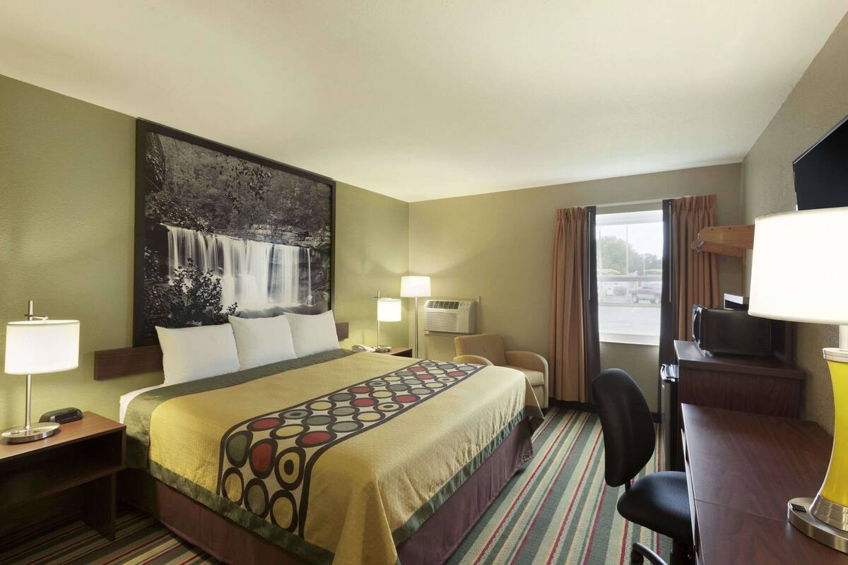 In-room safe, desk, free WiFi, bed sheets