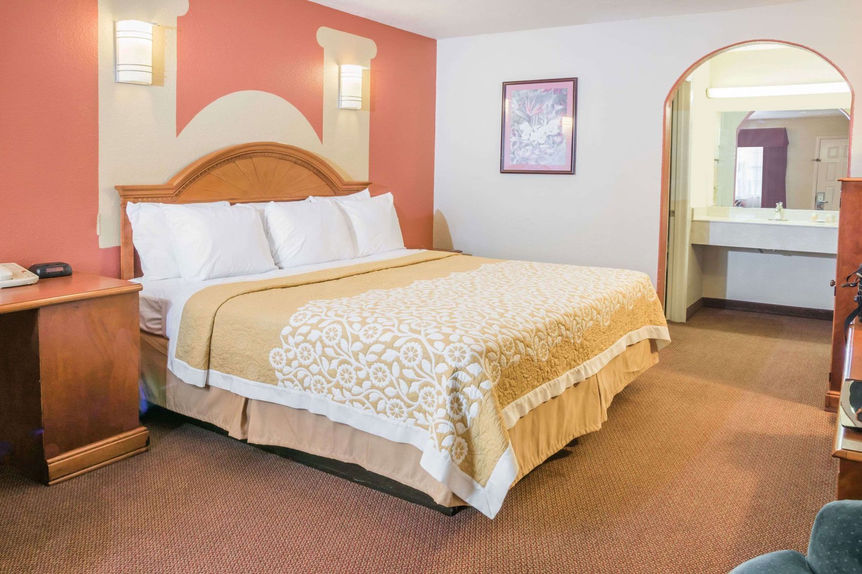 办公桌、熨斗/熨衣板、免费婴儿床、免费 WiFi