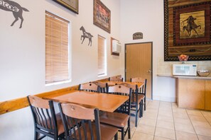 Free daily continental breakfast