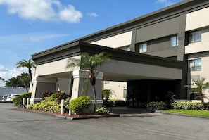 Exterior - La Quinta Inn & Suites by Wyndham Orlando South (Orlando)