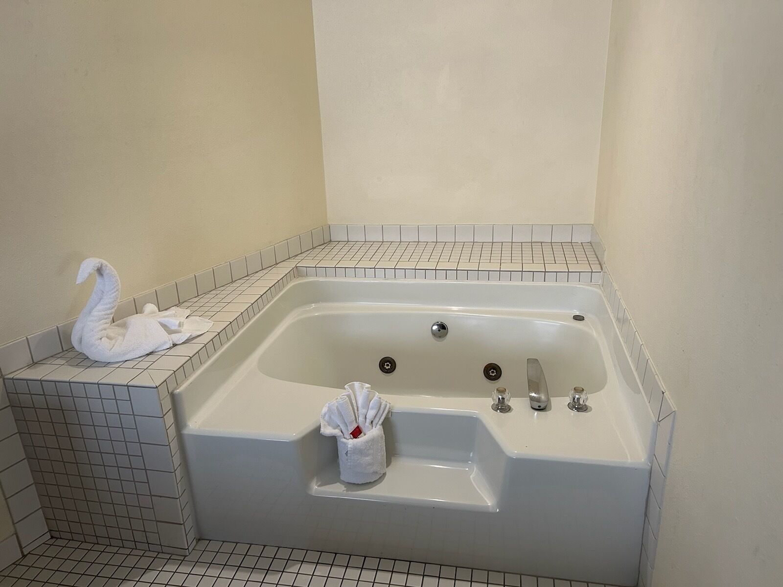 Suite, 1 King Bed, Non Smoking | Bathroom | Combined shower/tub, free toiletries, hair dryer, towels