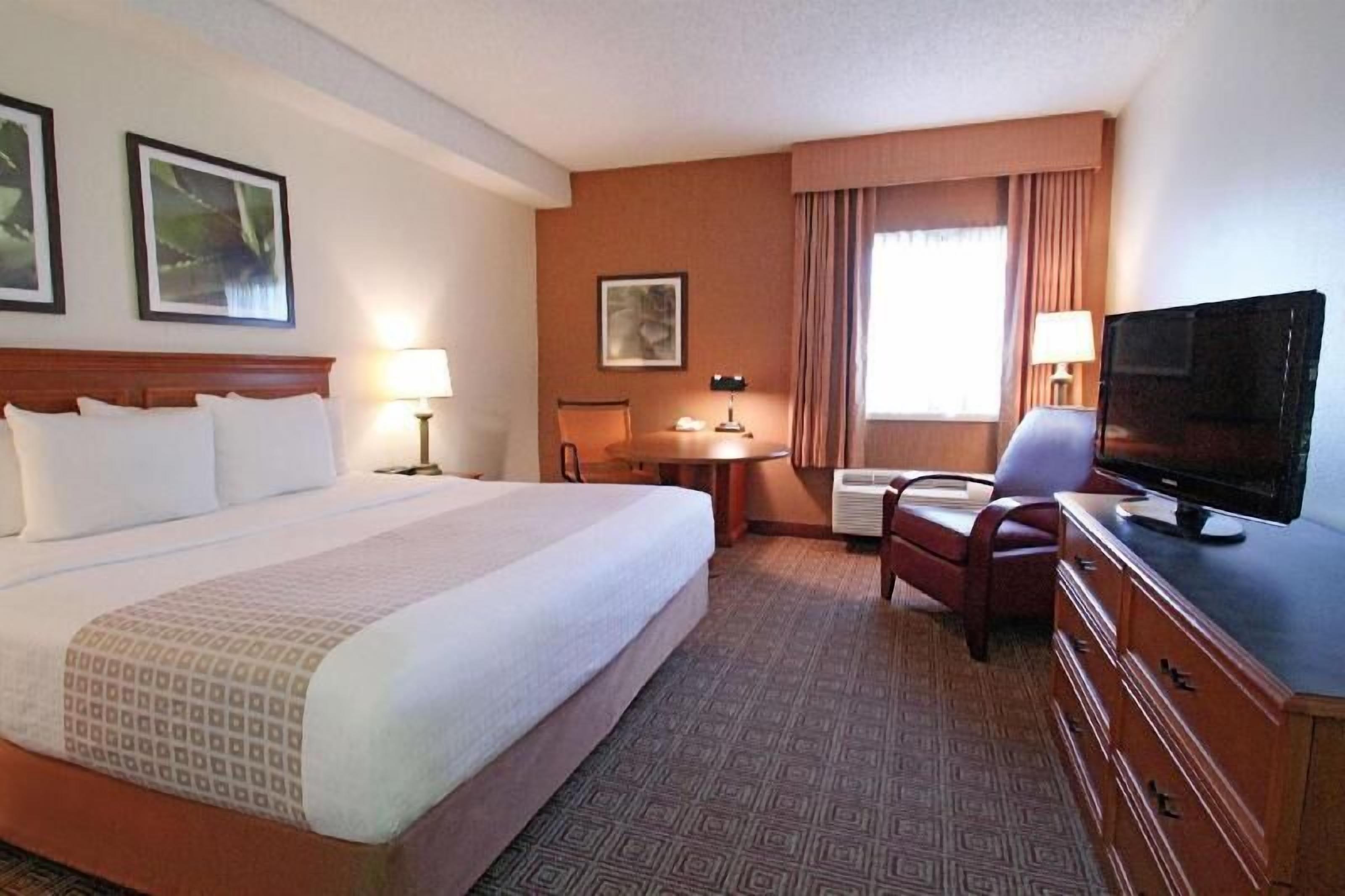 Premium bedding, pillowtop beds, in-room safe, desk