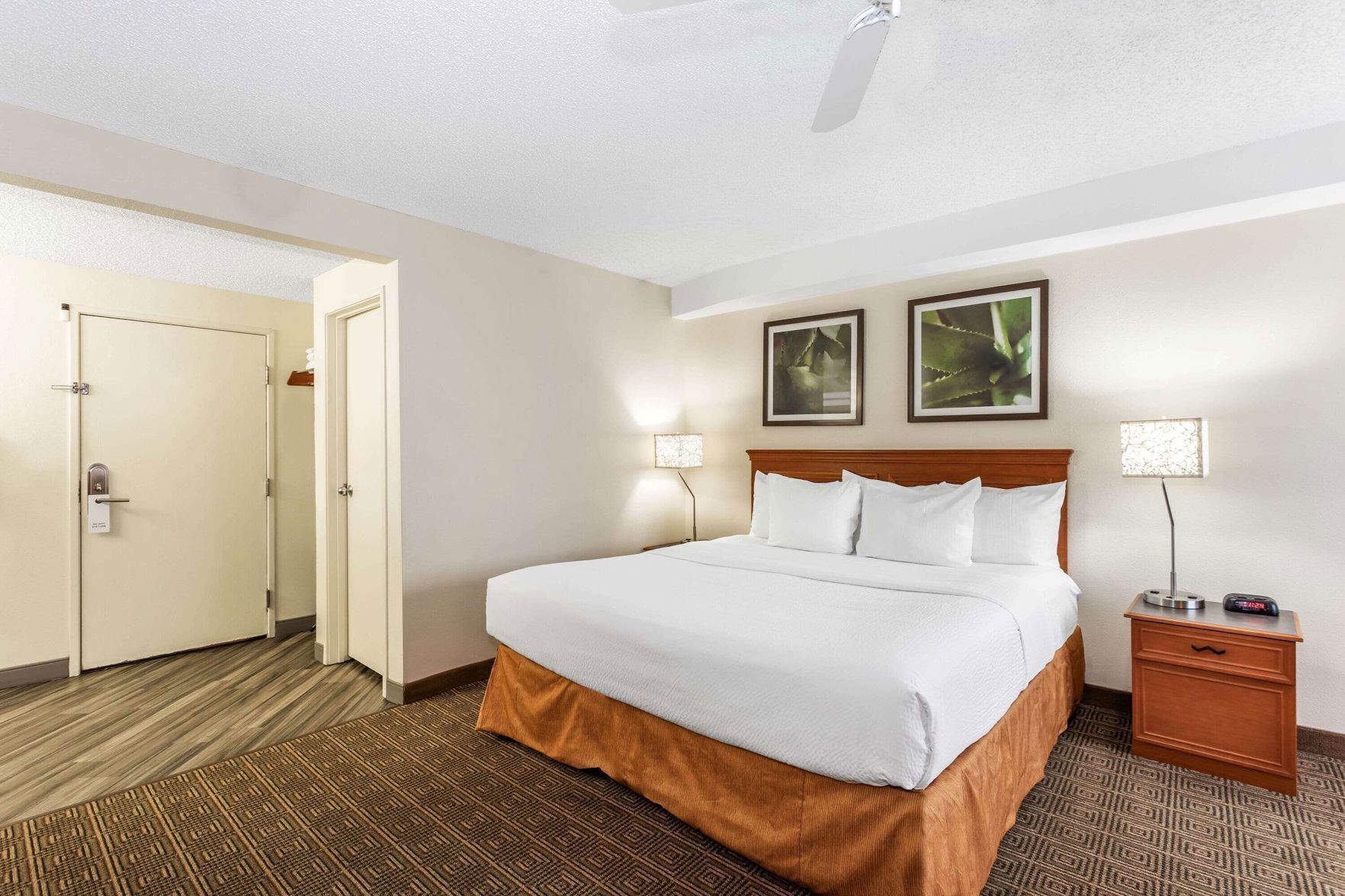 Premium bedding, pillowtop beds, in-room safe, desk