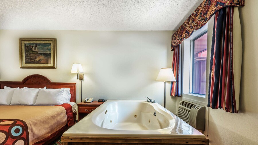 Super 8 by Wyndham Eastland