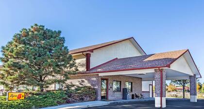 Super 8 by Wyndham Greeley