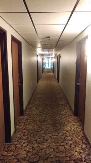 Hallway - Super 8 by Wyndham Thurmont (Thurmont)