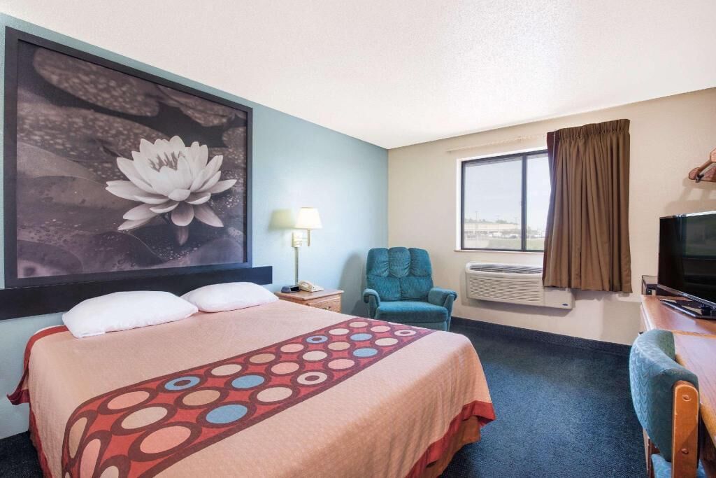 In-room safe, desk, iron/ironing board, free cribs/infant beds