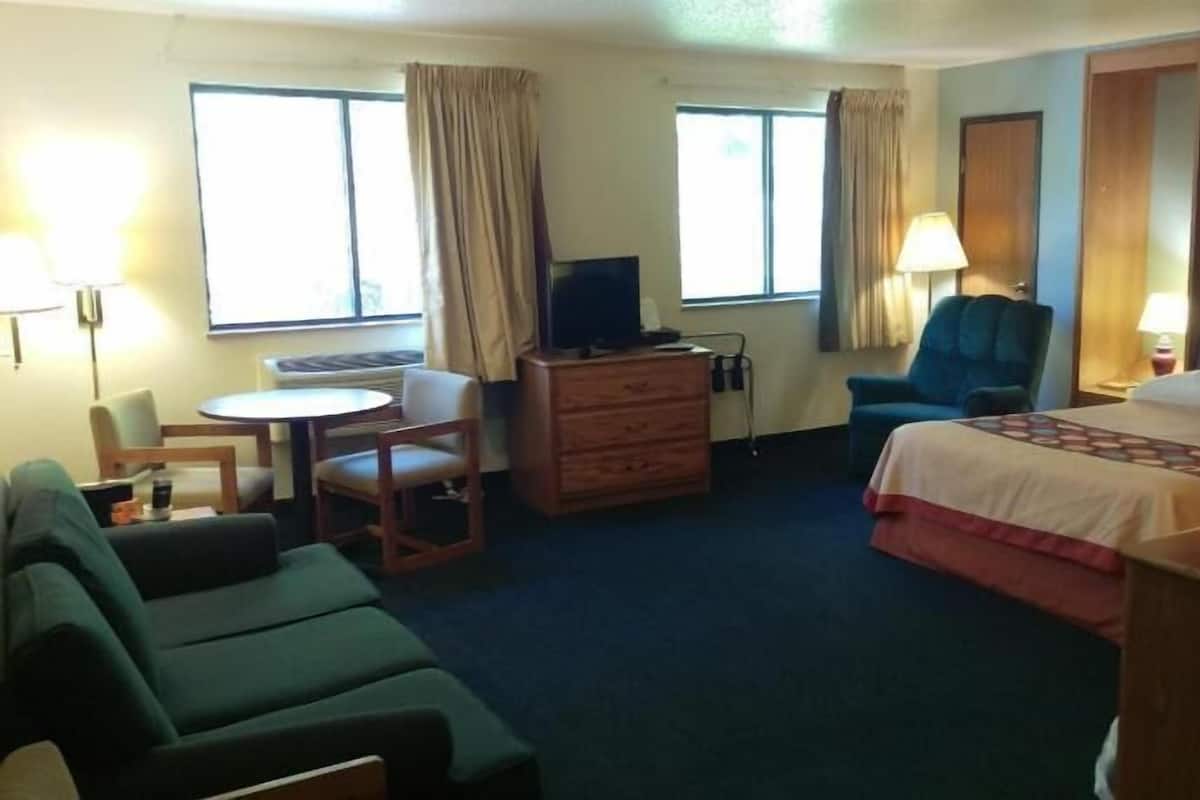 In-room safe, desk, iron/ironing board, free cribs/infant beds