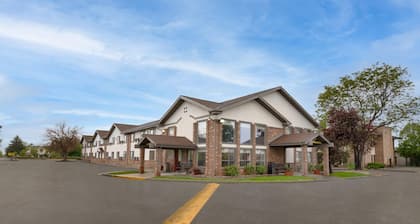Super 8 by Wyndham Longmont/Twin Peaks