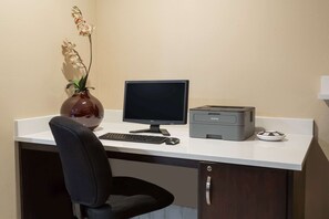 Business centre - Super 8 by Wyndham Longmont/Twin Peaks (Longmont)