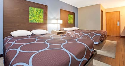 Super 8 by Wyndham Louisville Airport