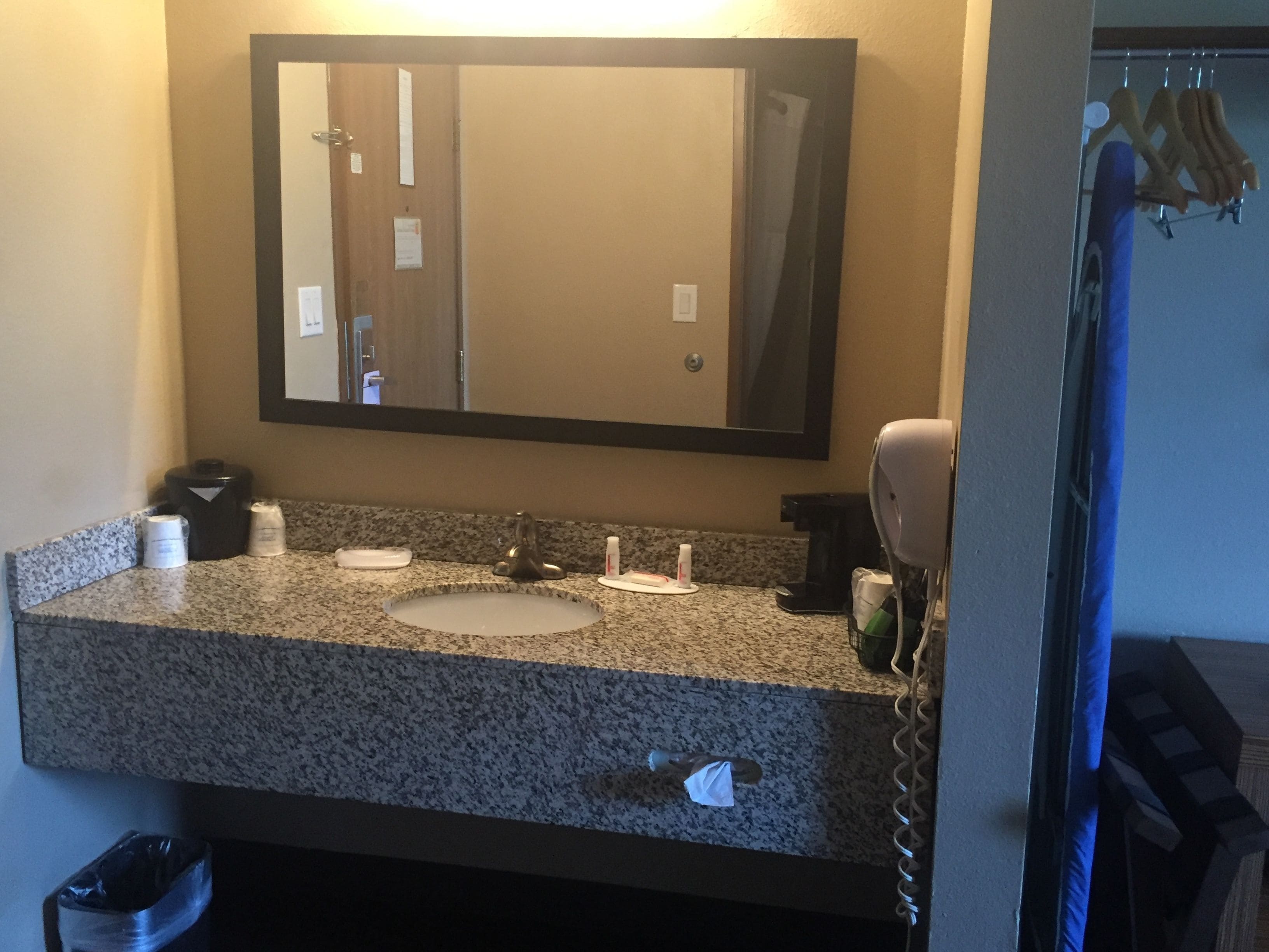 Foto - Super 8 by Wyndham Louisville Airport