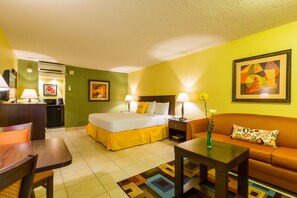 Een kluis op de kamer, een strijkplank/strijkijzer