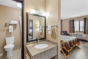 Room, 1 King Bed, Non Smoking | Desk, free cribs/infant beds, rollaway beds, bed sheets