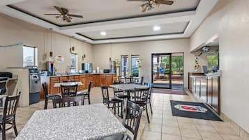 Free daily continental breakfast