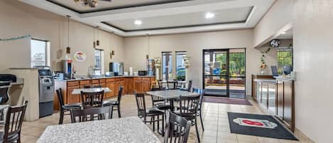 Free daily continental breakfast