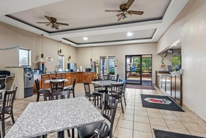 Café da manhã continental grátis todos os dias