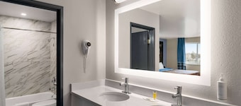 Super 8 by Wyndham Columbus/Edinburgh