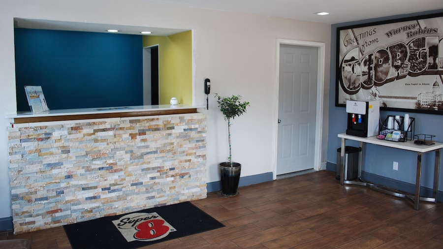 Super 8 by Wyndham Warner Robins