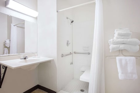 Room, 1 King Bed, Accessible, Non Smoking | Bathroom shower. Super 8 by Wyndham Warner Robins