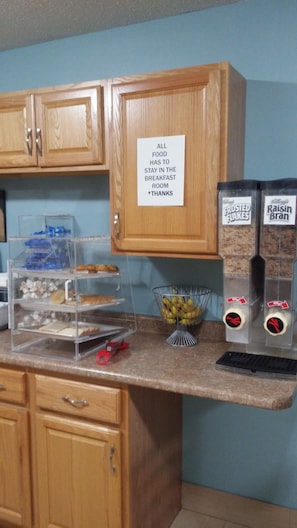 Free daily on-the-go breakfast