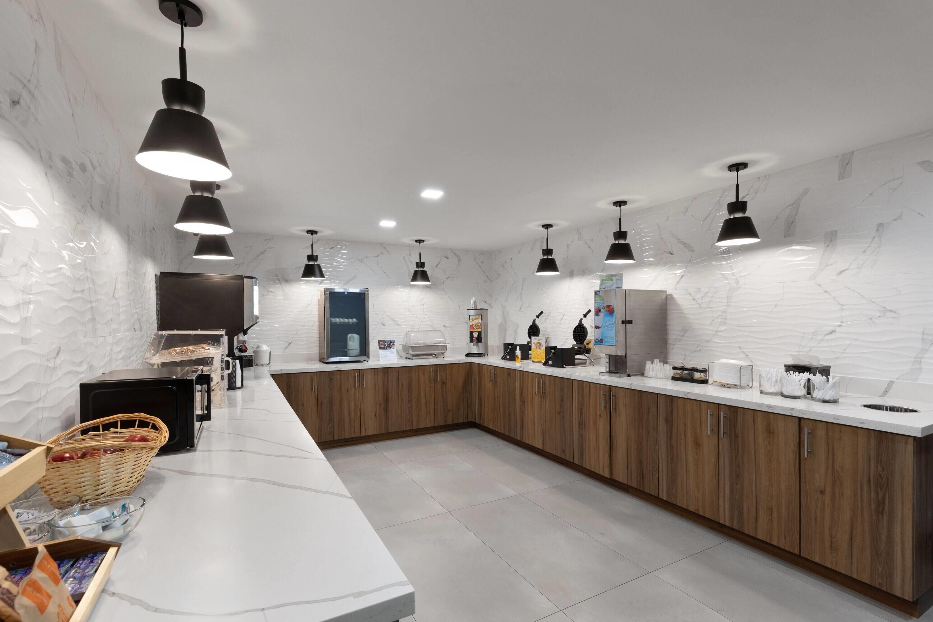 Desayuno continental gratuito (los fines de semana)