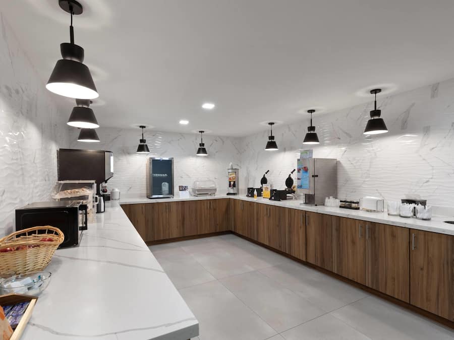 Free continental breakfast on weekends