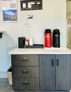 Reception - Motel 6 Mobile, AL – Airport Blvd (Mobile)