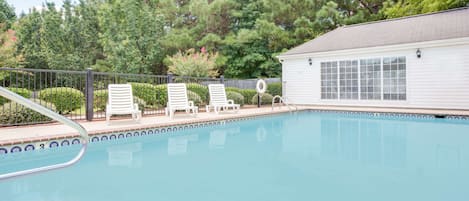 Seasonal outdoor pool, pool umbrellas