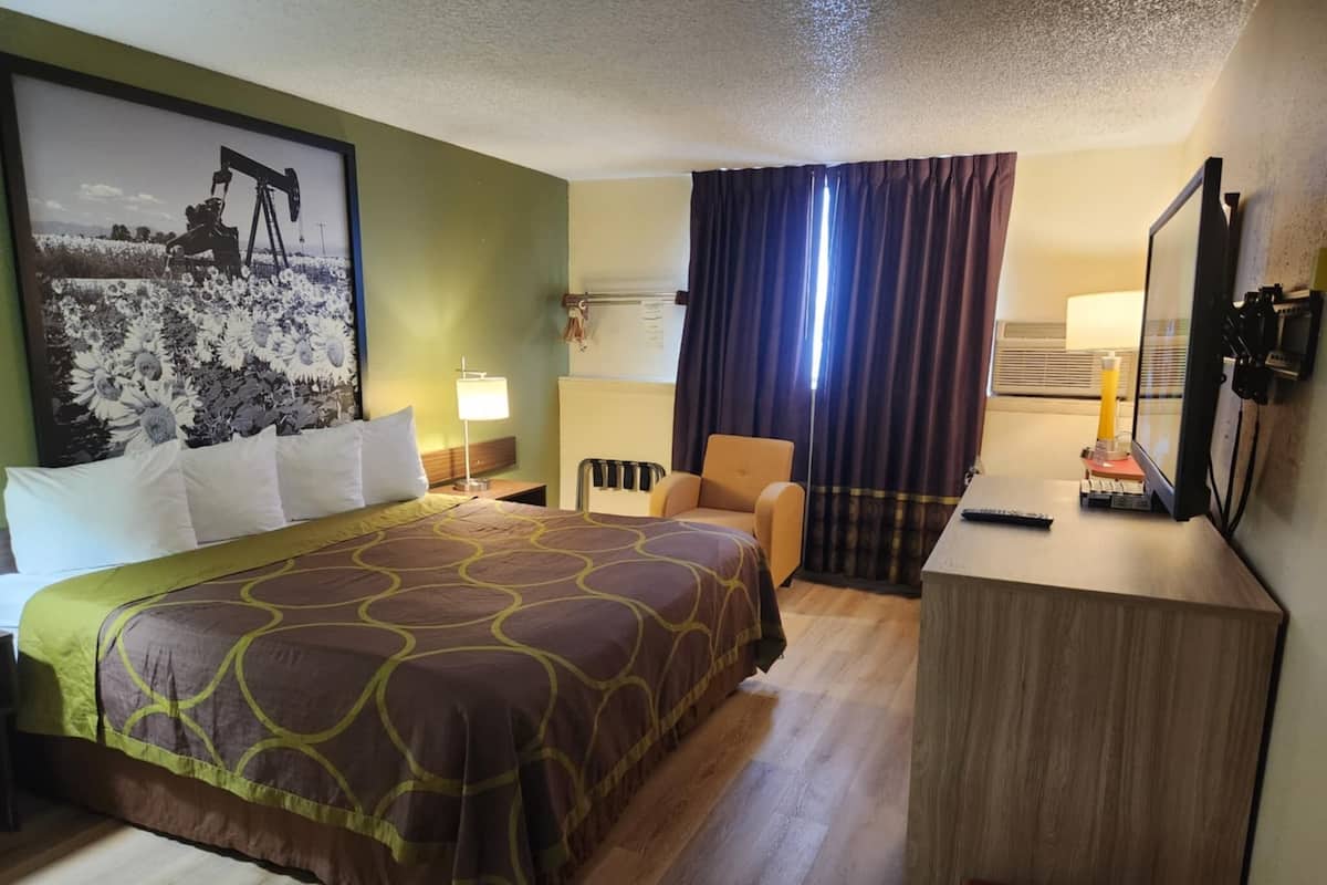Premium bedding, pillowtop beds, desk, laptop workspace