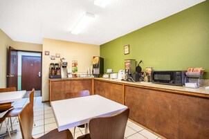 Desayuno continental incluido todos los días 