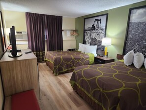 Kamer, 2 tweepersoonsbedden, niet-roken | Luxe beddengoed, pillowtop-bedden, een bureau, een laptopwerkplek