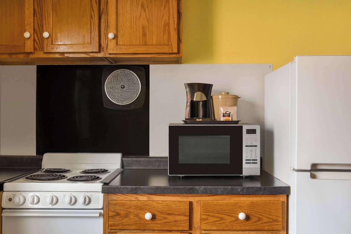 individually decorated, individually furnished, desk, laptop workspace