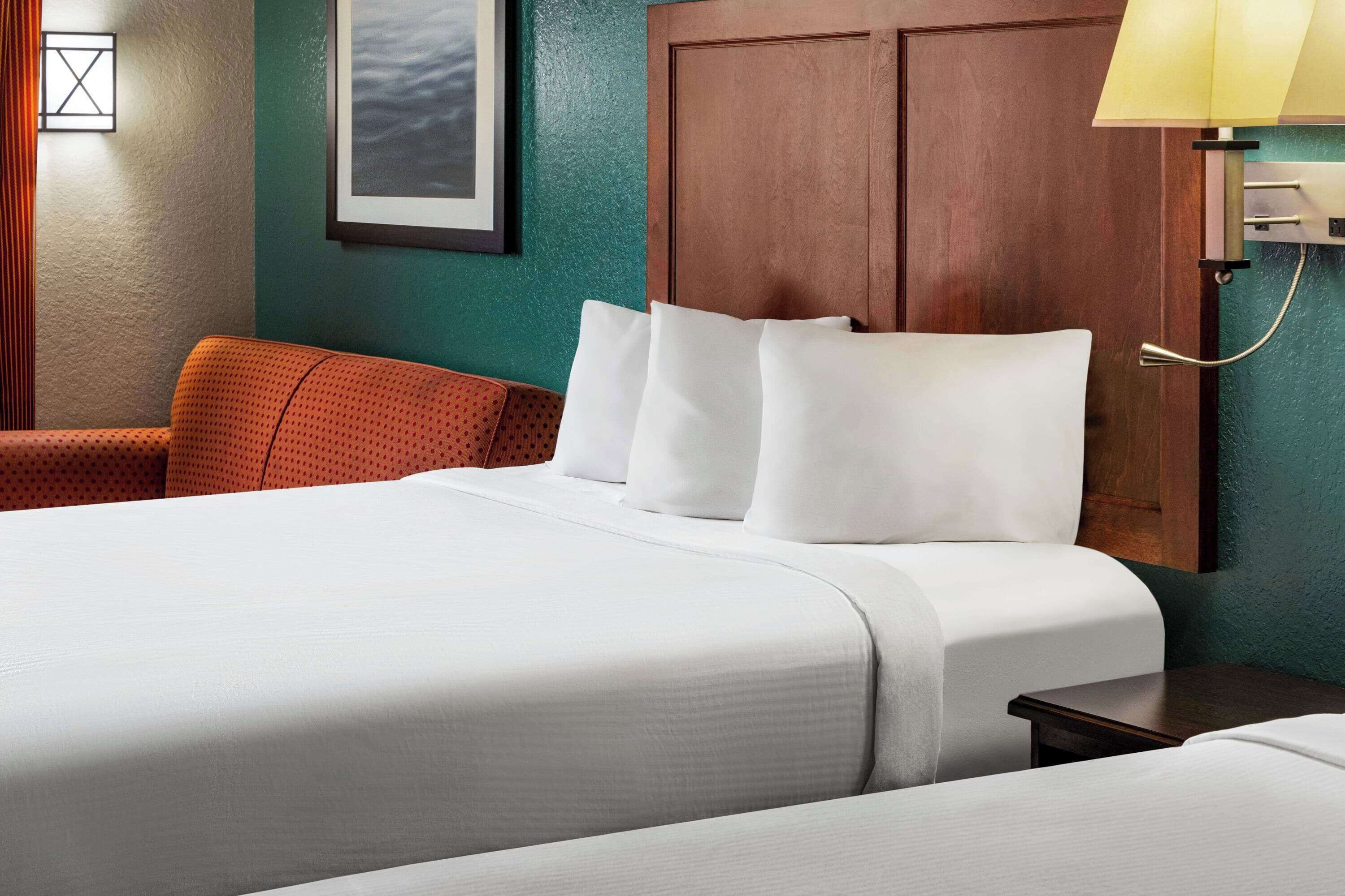 individually decorated, individually furnished, desk, laptop workspace