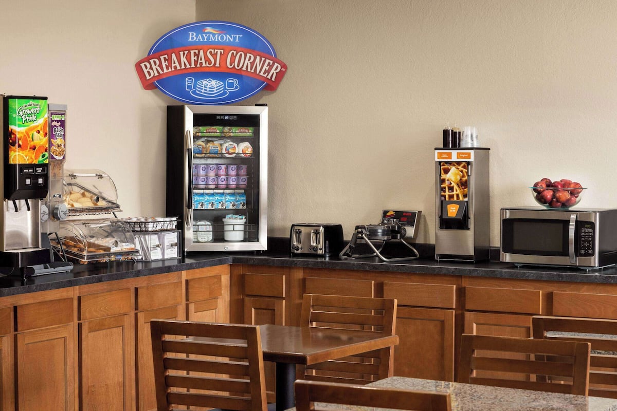 free daily continental breakfast