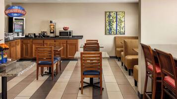 Free daily continental breakfast