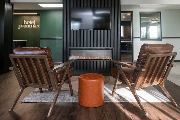Coin salon dans le hall