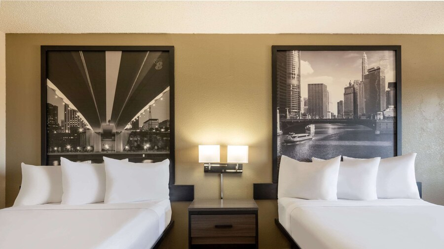 Super 8 by Wyndham Clinton