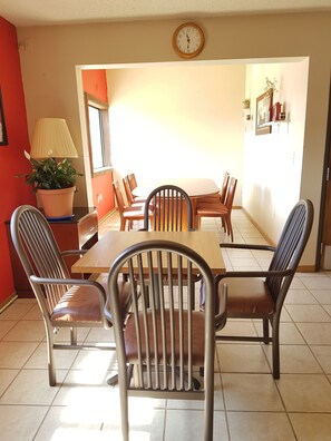 Free continental breakfast 